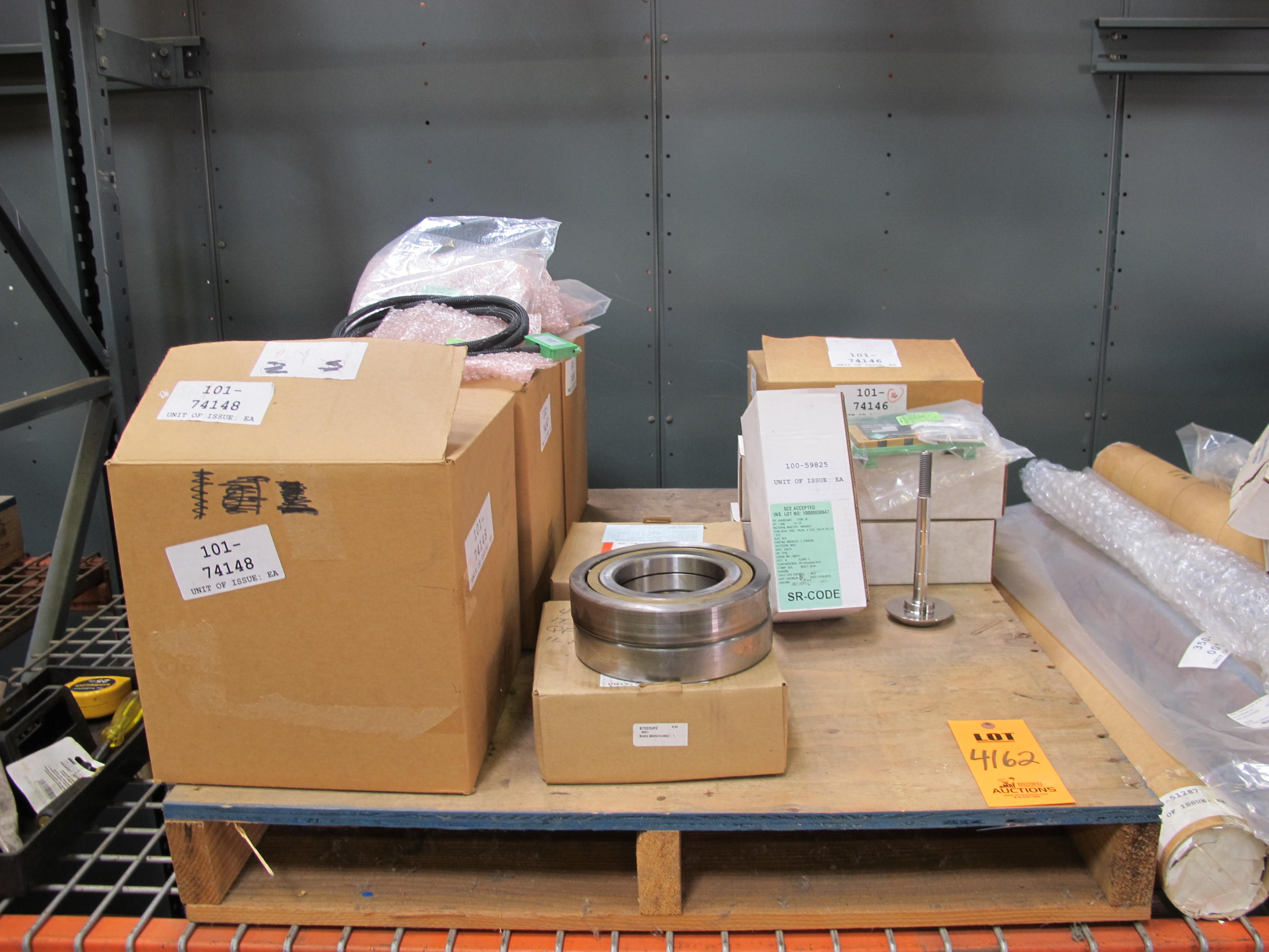 LOT TO INCLUDE: (1 BOX) CABLE, THERMOCOUPLE TYPE, 6 POS., 10 FT LENGTH, (1 BOX) CABLE, ANALOG KIND, 15 POS., 10 FOOT LENGTH SIZE, (1 BOX) CABLE, ANALOG KIND, 9 POS., 10 FOOT LENGTH SIZE, (2) BEARINGS, BALL TYPE. LOWER, FOR 500HP, 3 PHASE, MODEL VSHX, FRAME 5808P39, 4160V, 60 CYCLE, 1769 RPM, VERTICAL SOLID SHAFT MOTORS. LOADING & HANDLING FEE $15-4162